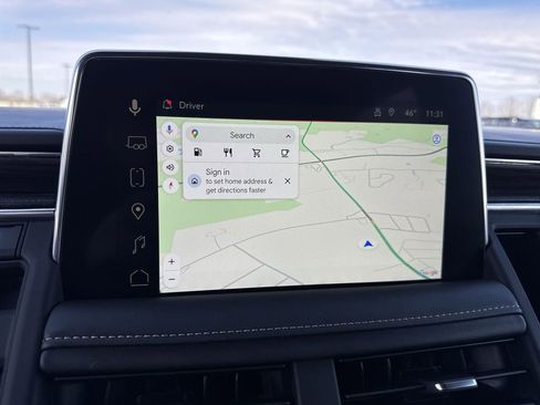 Used 2023 GMC Yukon SLT w/ SLT Premium Package image 18