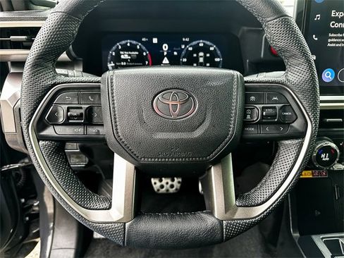 Certified 2025 Toyota Tacoma TRD Off-Road image 15