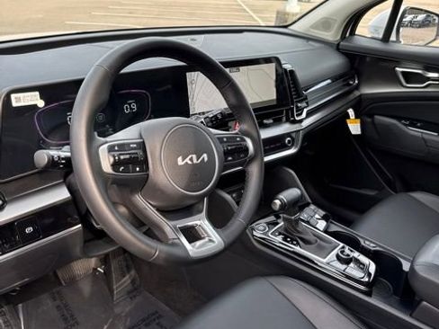 Certified 2025 Kia Sportage EX w/ Premium Package image 7