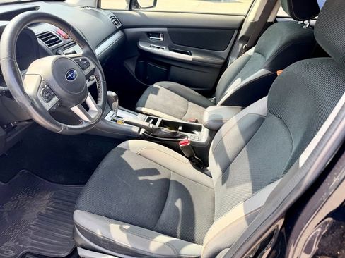 Used 2017 Subaru Crosstrek 2.0i Premium AWD/4WD image 9