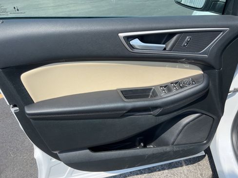 Used 2023 Ford Edge SEL w/ Convenience Package image 14