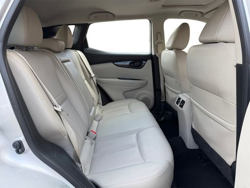 Used 2018 Nissan Rogue Sport SL w/ SL Premium Package image 20