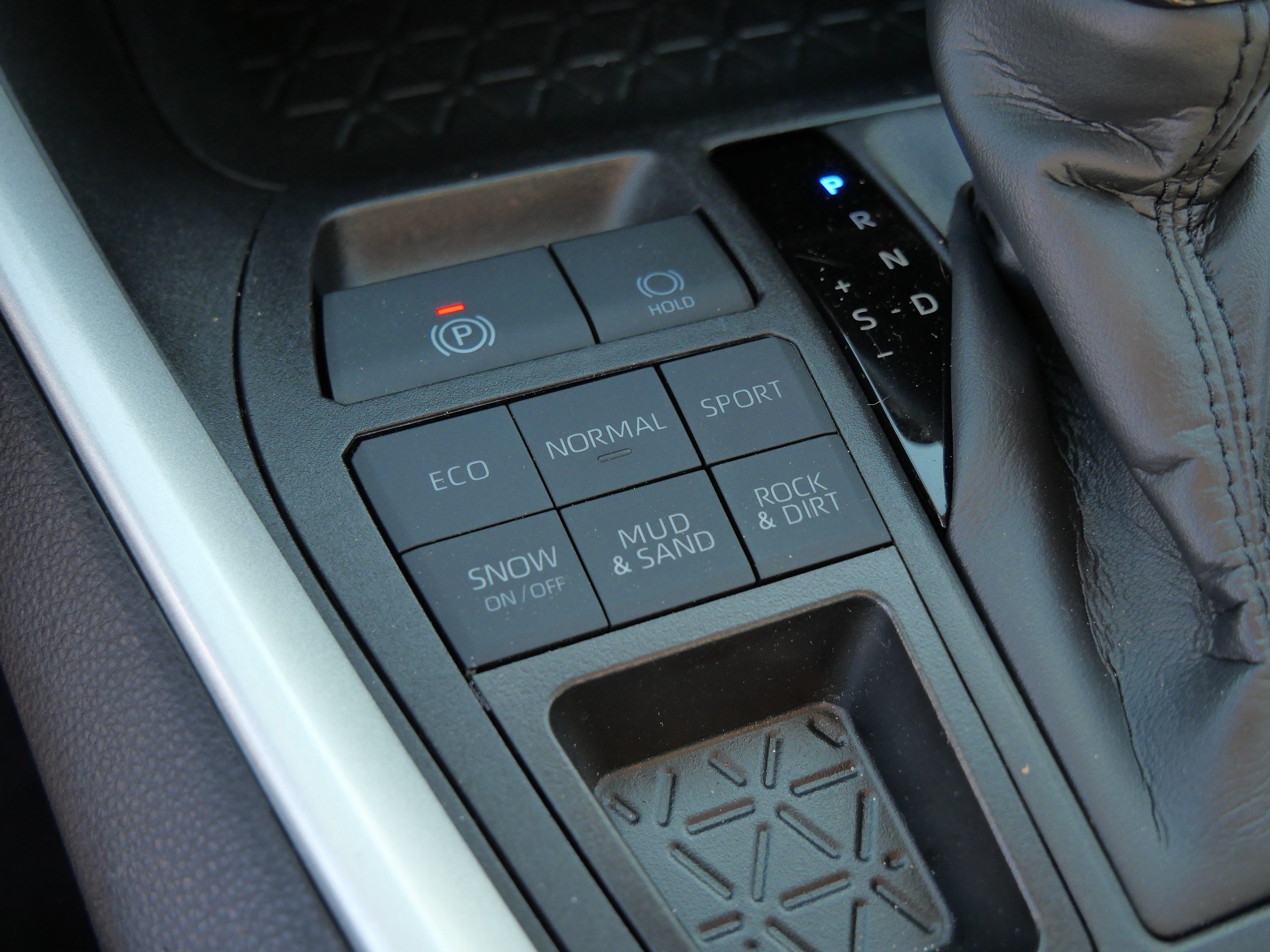 Certified 2025 Toyota RAV4 XLE AWD/4WD image 30