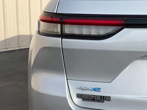 New 2024 Jeep Grand Cherokee Limited 4xe w/ Luxury Tech Group II image 7