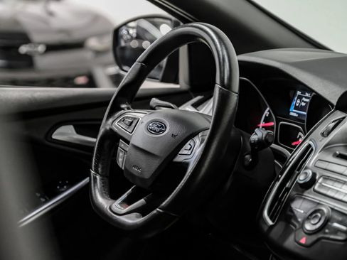 Used 2017 Ford Focus ST FWD image 14