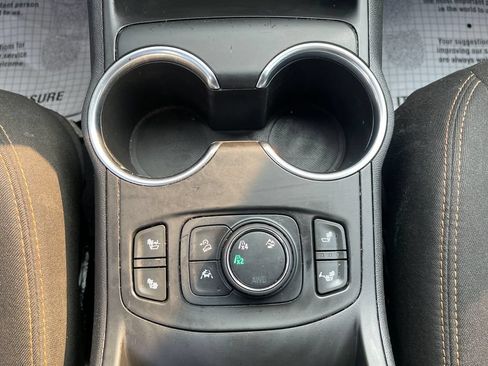 Used 2020 GMC Terrain SLE w/ Driver Convenience Package AWD/4WD image 29