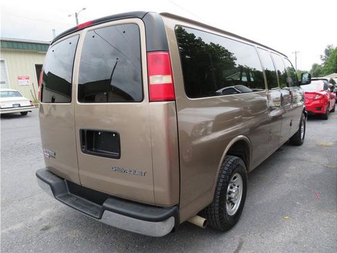 Used 2004 Chevrolet Express 3500 Extended Passenger w/ LS Preferred Equipment Group RWD image 14