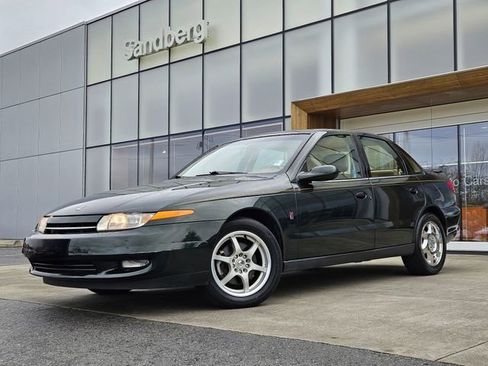 Used 2002 Saturn L-Series L300 image 1