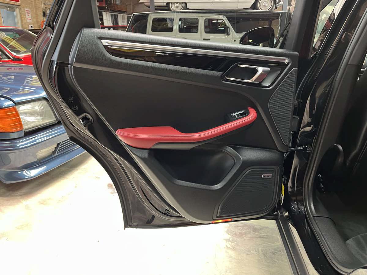 Used 2017 Porsche Macan S AWD/4WD image 28