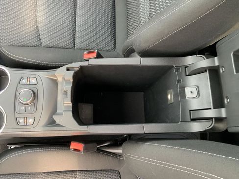 Used 2022 GMC Terrain SLE w/ Elevation Edition image 44