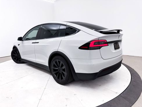 Used 2022 Tesla Model X image 2