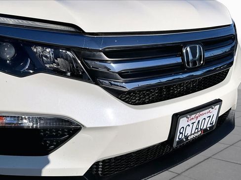 Used 2017 Honda Pilot EX image 29