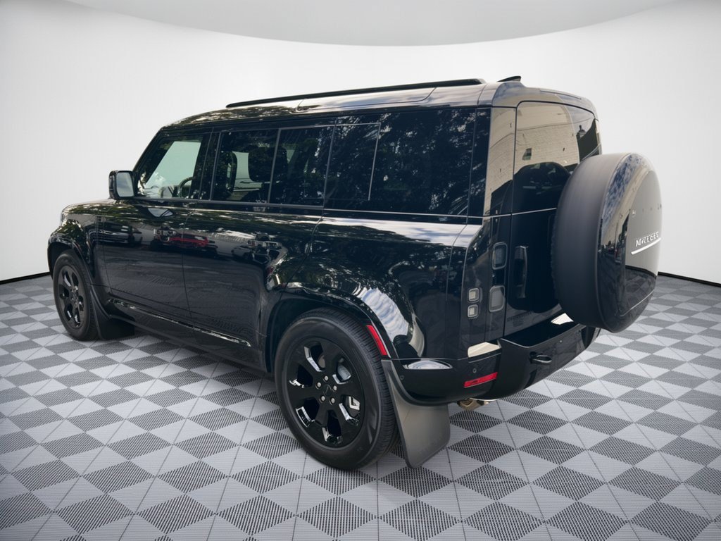 Used 2026 Land Rover Defender 110 X-Dynamic SE AWD/4WD image 3