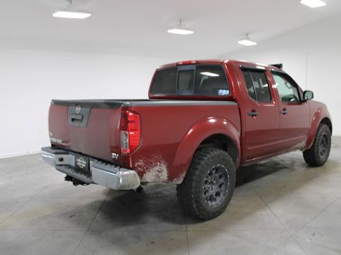 Used 2014 Nissan Frontier SV image 9