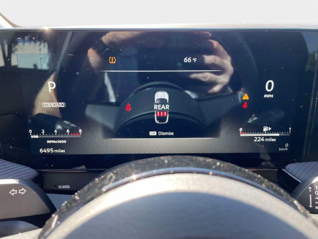 Used 2025 Nissan Kicks SR AWD/4WD image 22