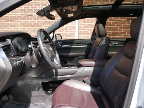 Used 2022 Cadillac XT6 Premium Luxury w/ Technology Package image 6