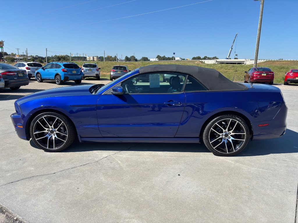 Used 2014 Ford Mustang Premium RWD image 7