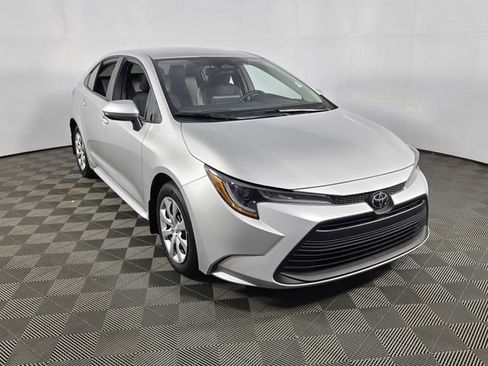 Used 2025 Toyota Corolla LE FWD image 1