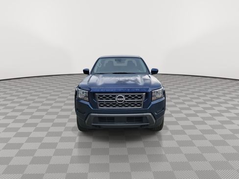 Used 2023 Nissan Frontier SV image 3