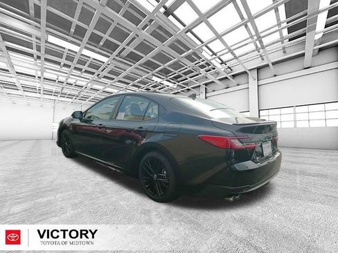 Used 2026 Toyota Camry SE image 5