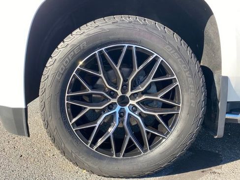 Used 2017 GMC Yukon Denali w/ Open Road Package image 24