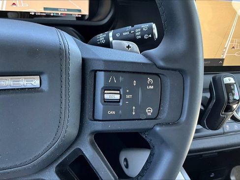 Used 2025 Land Rover Defender 130 V8 AWD/4WD image 21