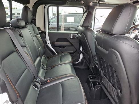 Certified 2022 Jeep Gladiator Mojave w/ Cold Weather Group image 15