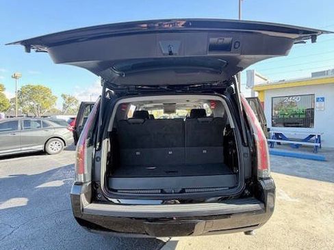 Used 2015 Cadillac Escalade Premium image 18