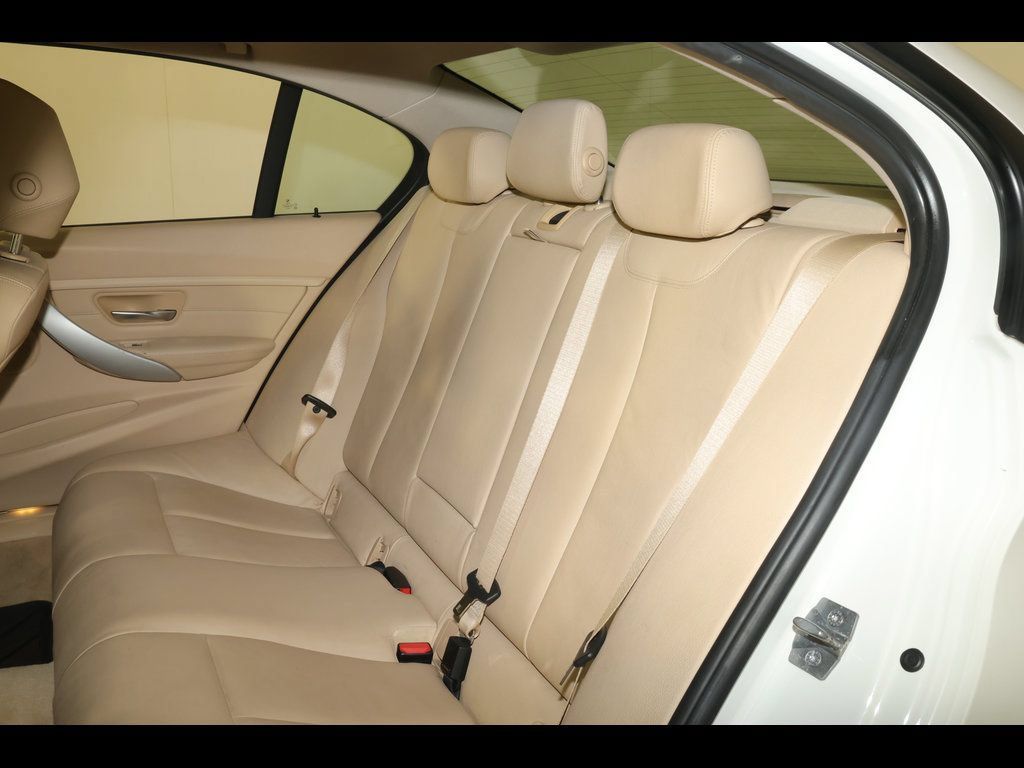 Used 2013 BMW 328i xDrive Sedan AWD/4WD image 14