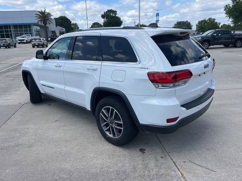 Used 2020 Jeep Grand Cherokee Laredo w/ Laredo X Package RWD image 4