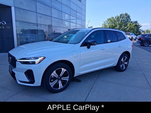 Used 2025 Volvo XC60 T8 Plus w/ Climate Package AWD/4WD image 8