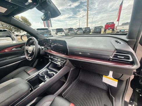 Certified 2026 Chevrolet Traverse RS w/ LPO, Floor Liner Package AWD/4WD image 28