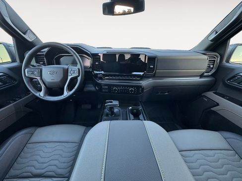 Used 2025 Chevrolet Silverado 1500 ZR2 image 10