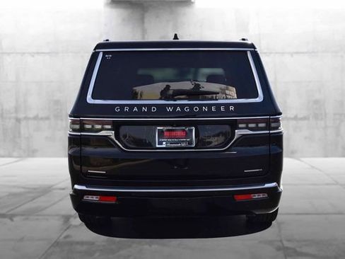 Used 2023 Jeep Grand Wagoneer Series II AWD/4WD image 6