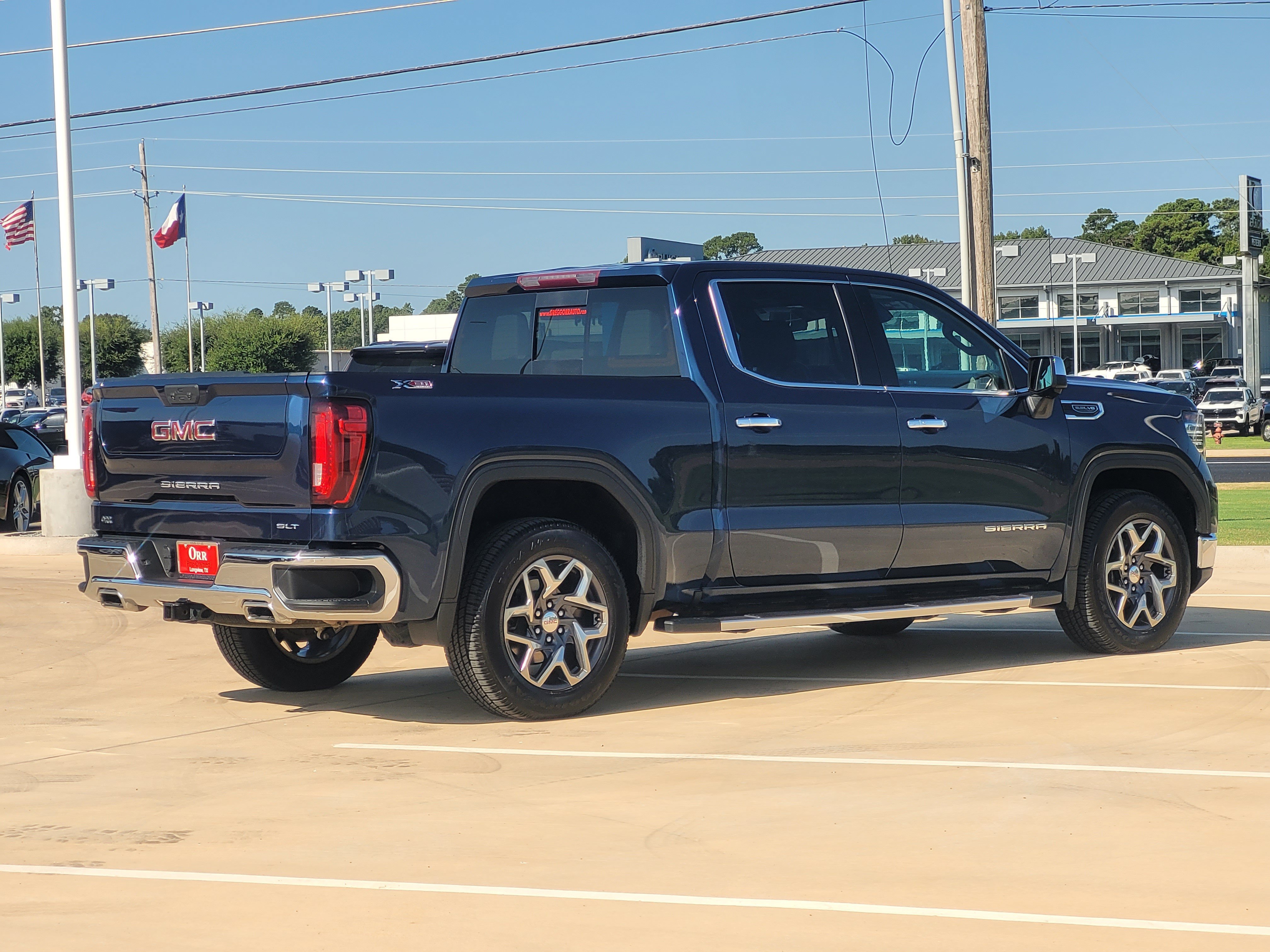 Used 2023 GMC Sierra 1500 SLT w/ SLT Premium Package AWD/4WD image 4