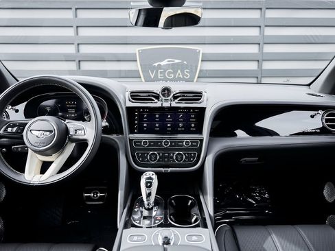 Used 2023 Bentley Bentayga Extended Wheelbase image 55
