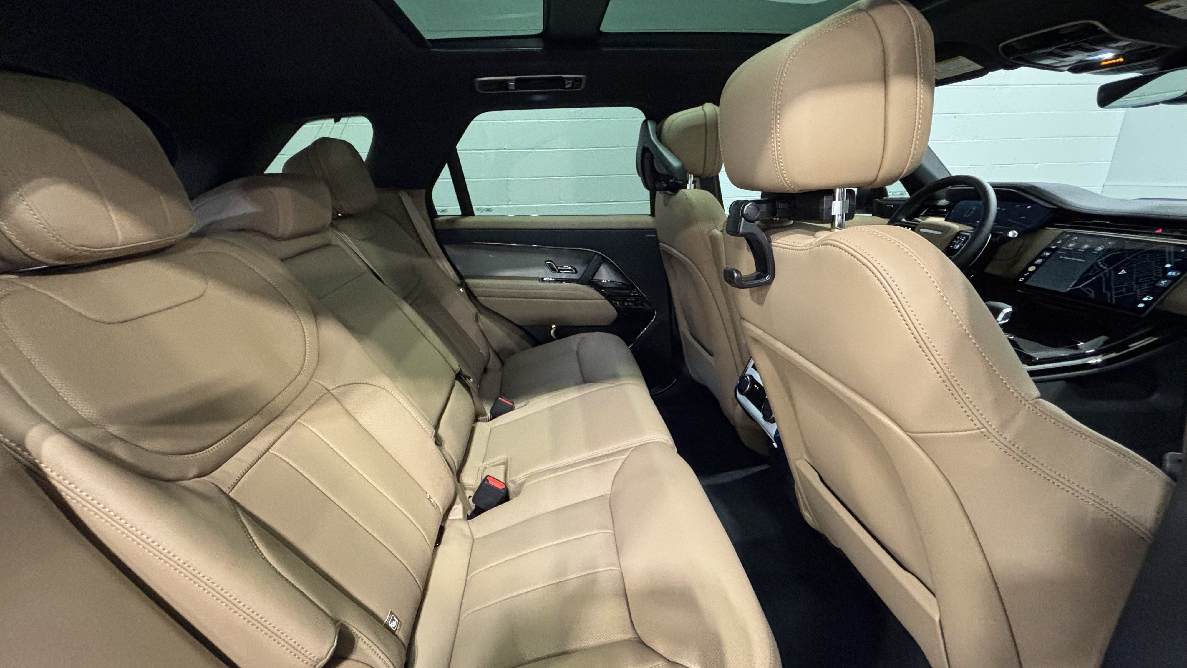 New 2026 Land Rover Range Rover Sport SE AWD/4WD image 16