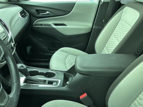 Used 2019 Chevrolet Equinox LT w/ LT True North Edition AWD/4WD image 2