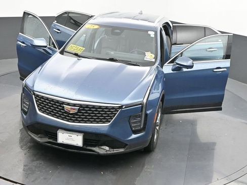 Used 2025 Cadillac XT4 Premium Luxury image 59