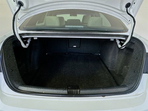 Used 2016 Volkswagen Jetta Sport image 25