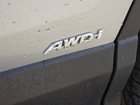 Used 2017 Toyota RAV4 Limited image 18