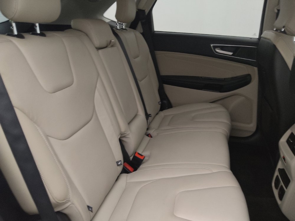 Used 2017 Ford Edge Titanium w/ Equipment Group 301A AWD/4WD image 19
