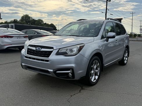 Used 2018 Subaru Forester 2.5i Touring AWD/4WD image 3