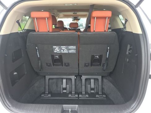 Used 2024 Kia Carnival SX Prestige image 12