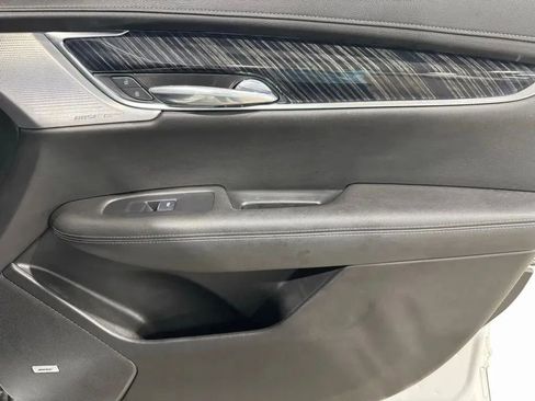 Used 2023 Cadillac XT6 Premium Luxury image 15