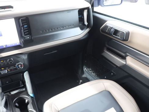 Used 2023 Ford Bronco Wildtrak image 19