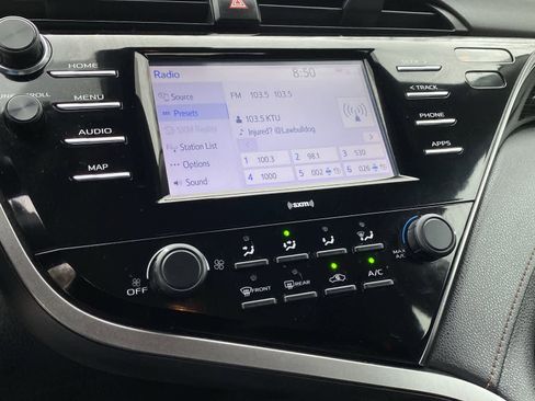 Used 2020 Toyota Camry LE image 31