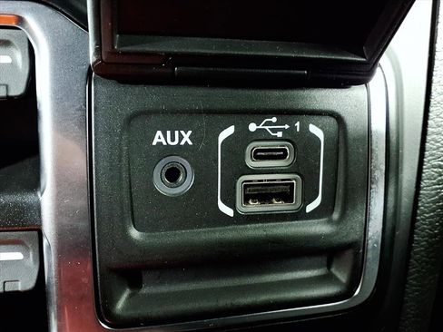 Used 2022 Jeep Wrangler Unlimited Sahara w/ Cold Weather Group image 25