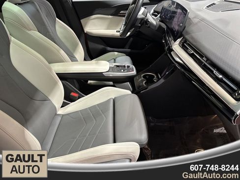 Certified 2025 BMW X2 xDrive28i w/ Premium Package image 17