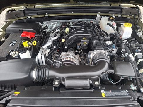 Used 2025 Jeep Gladiator Sport AWD/4WD image 28